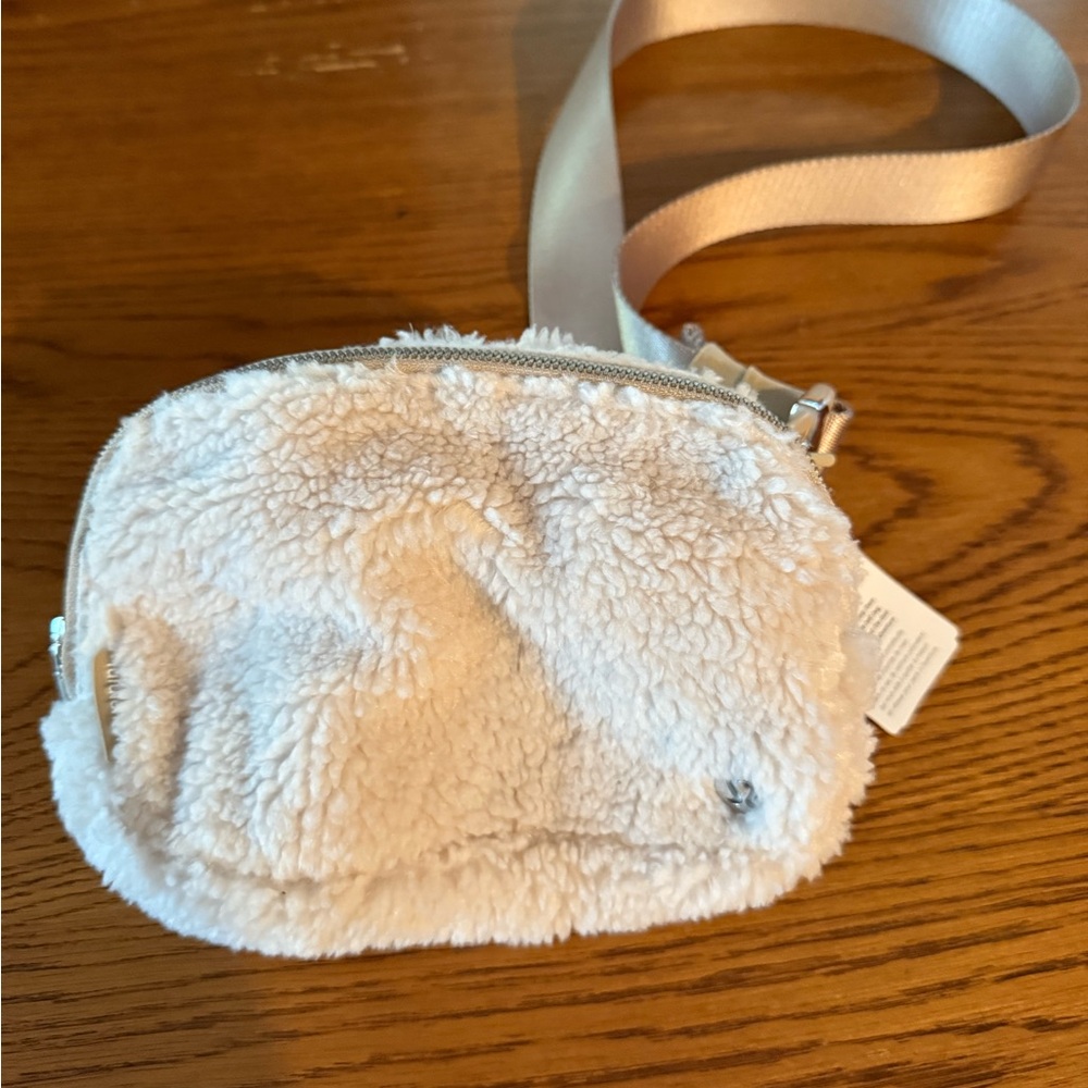 Lululemon Belt bag- FLEECE